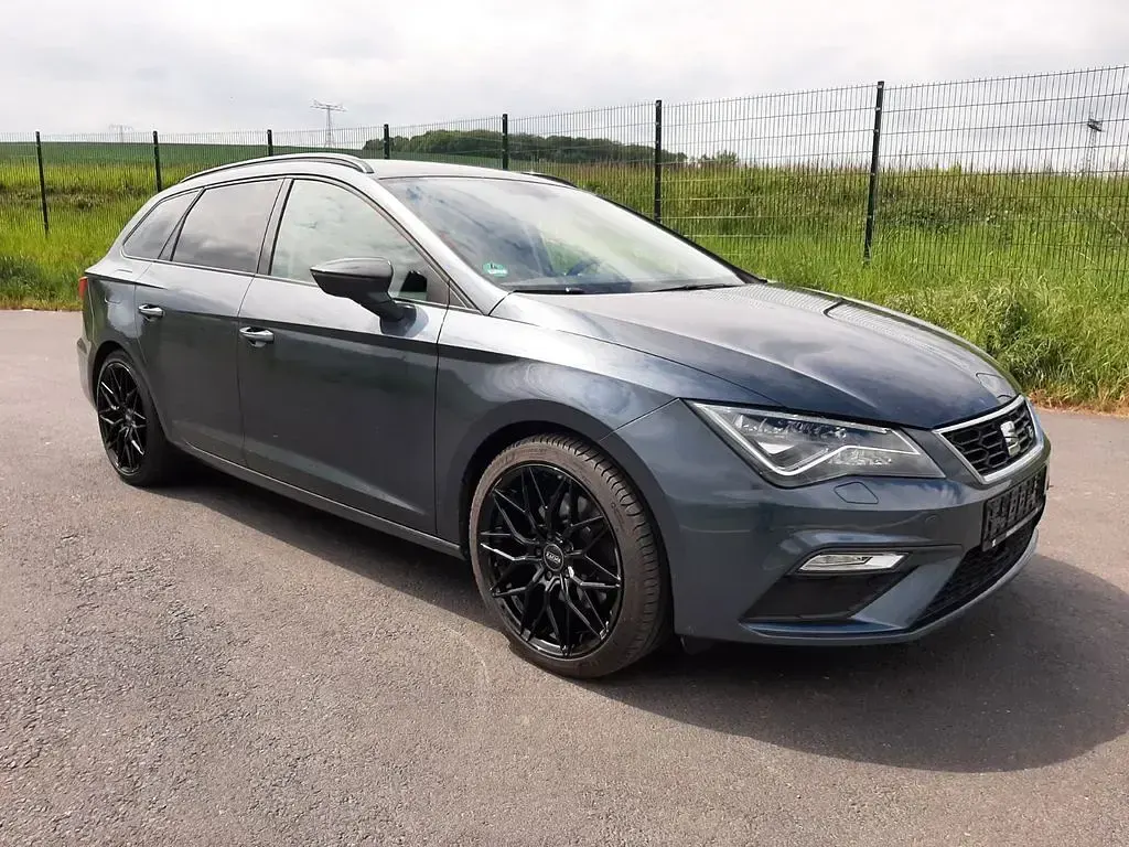 Gebraucht Seat Leon FR 190 PS (139 kW) 2020 Grau Limousine
