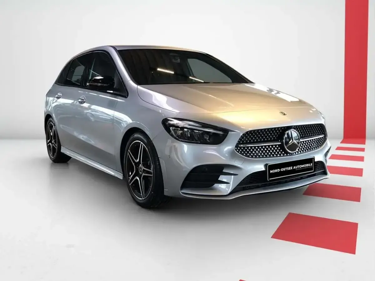Gebraucht Mercedes B180 AMG 136 PS (100 kW) 2026 Metalliclack hightechsilber Kleinwagen