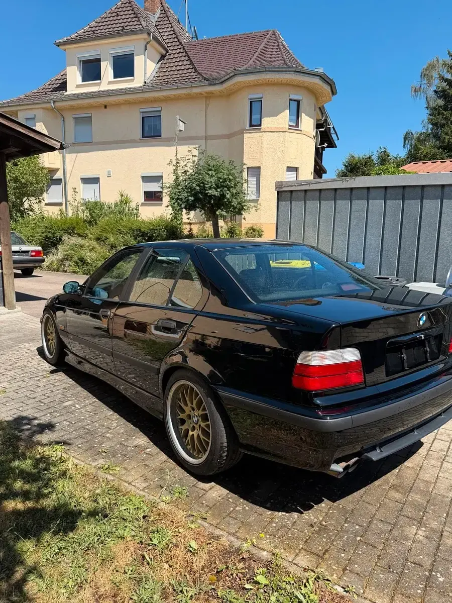 Gebraucht BMW 328 M Sport 193 PS (141 kW) 1996 Schwarz Limousine