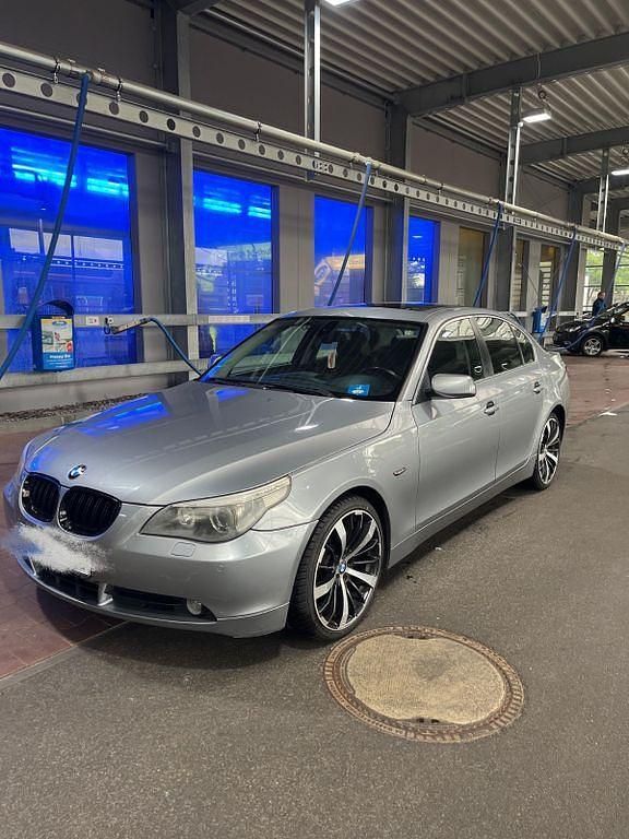Silber Gebraucht 2007 BMW 525 Sport Line Limousine | 4.200 € (Guter Preis) - Bild 1/2