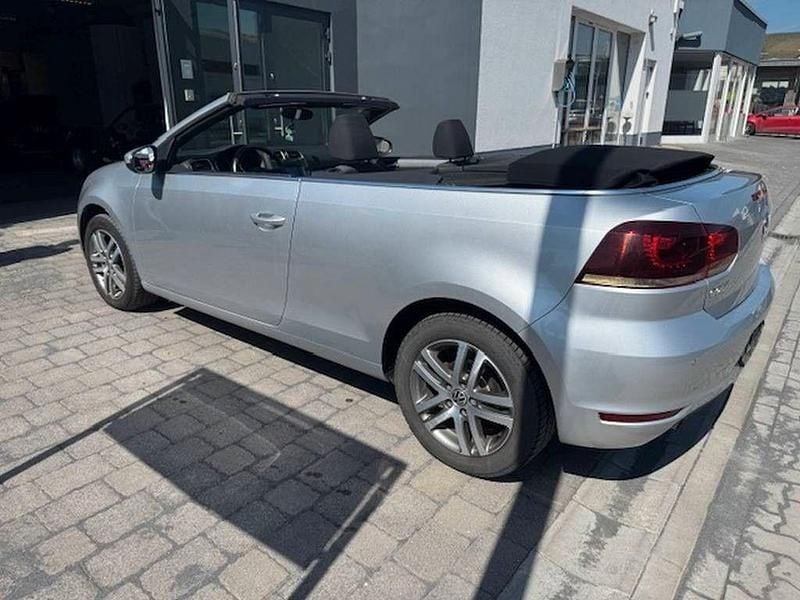 Second-hand VW Golf Basis 105 CP (77 kW) 2011 Argintiu Cabrio