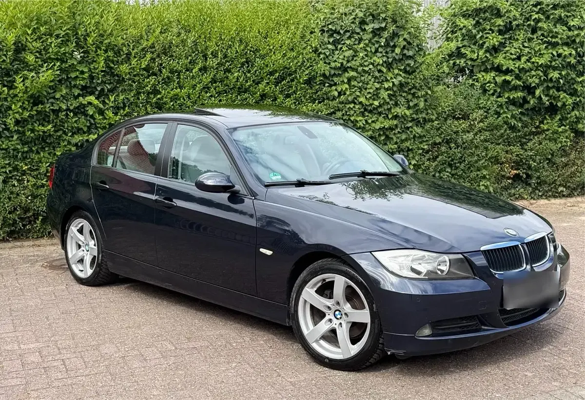 Gebraucht BMW 320 150 PS (110 kW) 2006 Blau Limousine