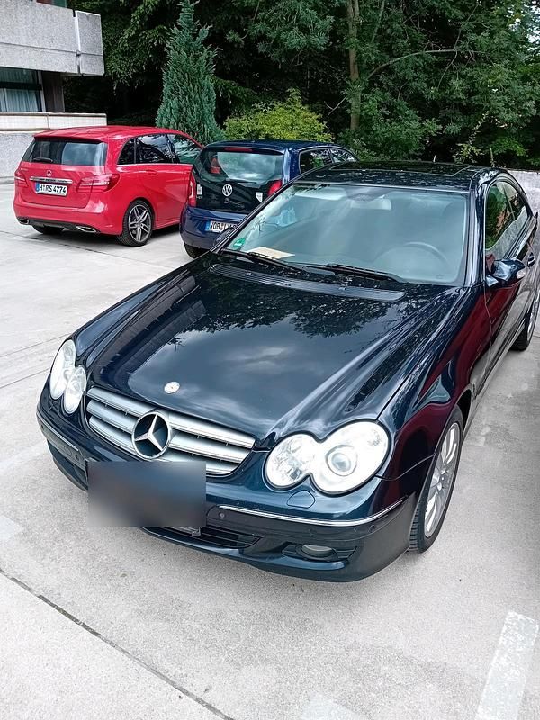 Blau Gebraucht 2009 Mercedes CLK220 Coupé | 5.999 € - Bild 1/4