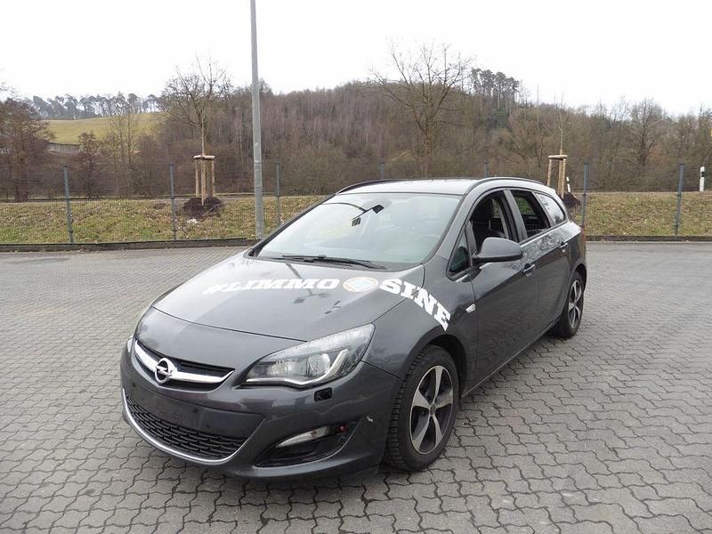Gebraucht Opel Astra 179 PS (131 kW) 2012 Grau Kombi