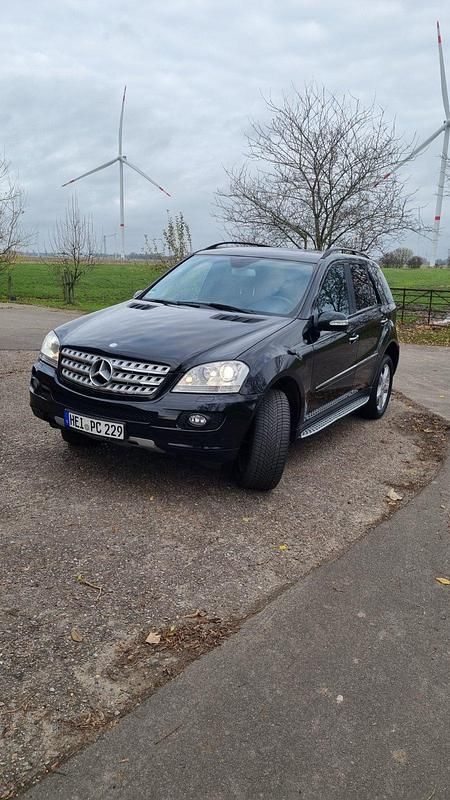 Schwarz Gebraucht 2008 Mercedes ML320 SUV | 11.500 € (Teuer) - Bild 1/4