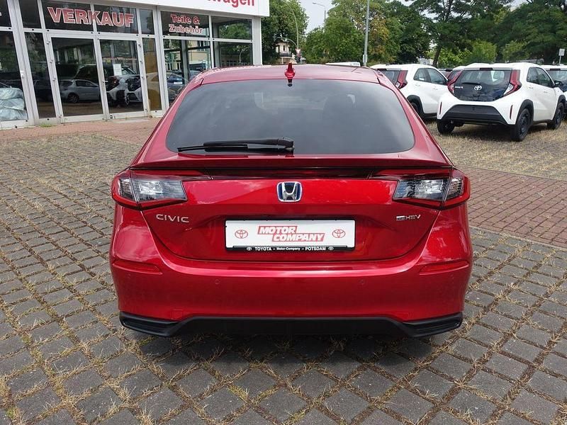 Gebraucht Honda Civic Elegance 184 PS (135 kW) 2025 Rot Limousine