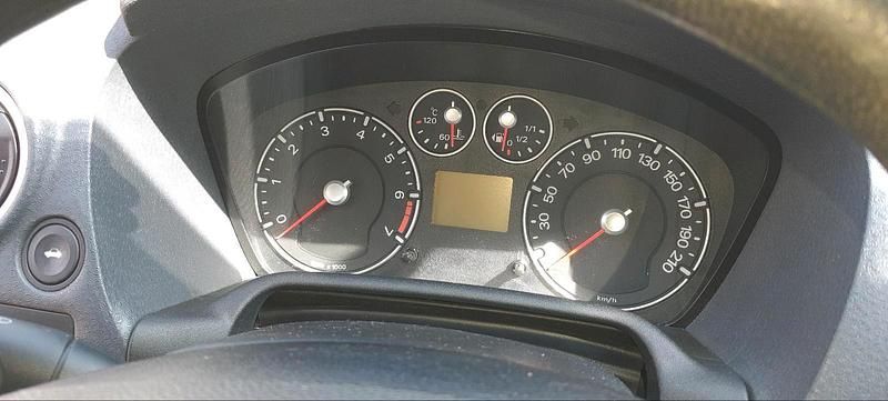 Silber Gebraucht 2006 Ford Fusion Kombi | 800 € - Bild 1/4