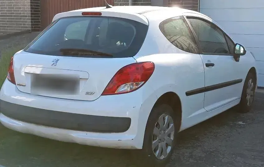 Gebraucht Peugeot 207 95 PS (69 kW) 2009 Weiß Kleinwagen