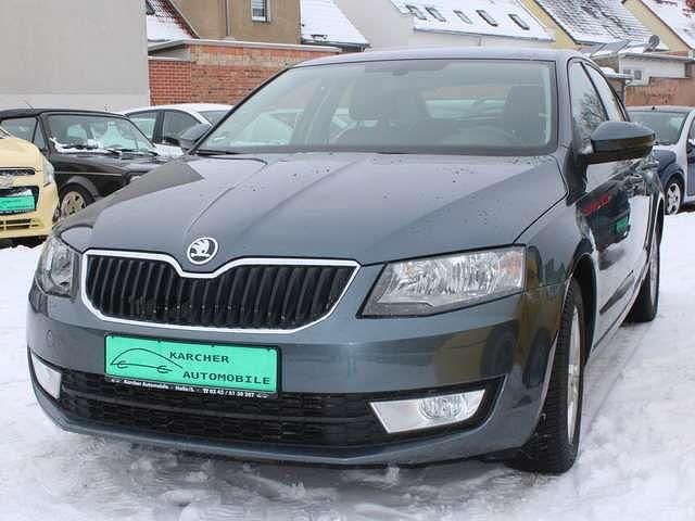 Gebraucht Skoda Octavia Ambition 140 PS (102 kW) 2014 Metalgrau metallic Kleinwagen