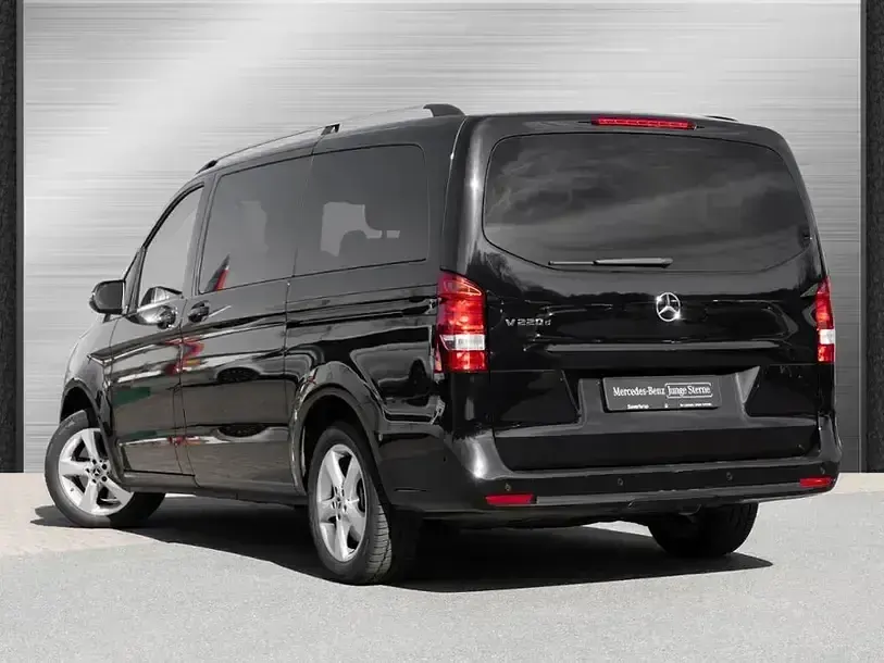 Gebraucht Mercedes V220 163 PS (119 kW) 2025 Schwarz Van / Kleinbus