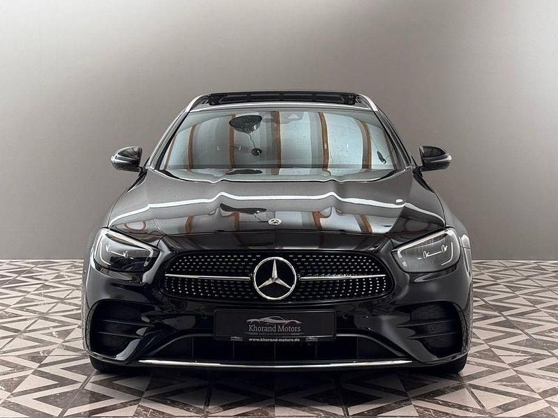 Gebraucht Mercedes E400 AMG line 330 PS (242 kW) 2022 Schwarz/baltic black Kombi