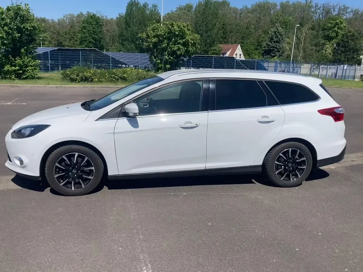 Gebraucht Ford Focus Titanium 150 PS (110 kW) 2014 Weiß Kombi