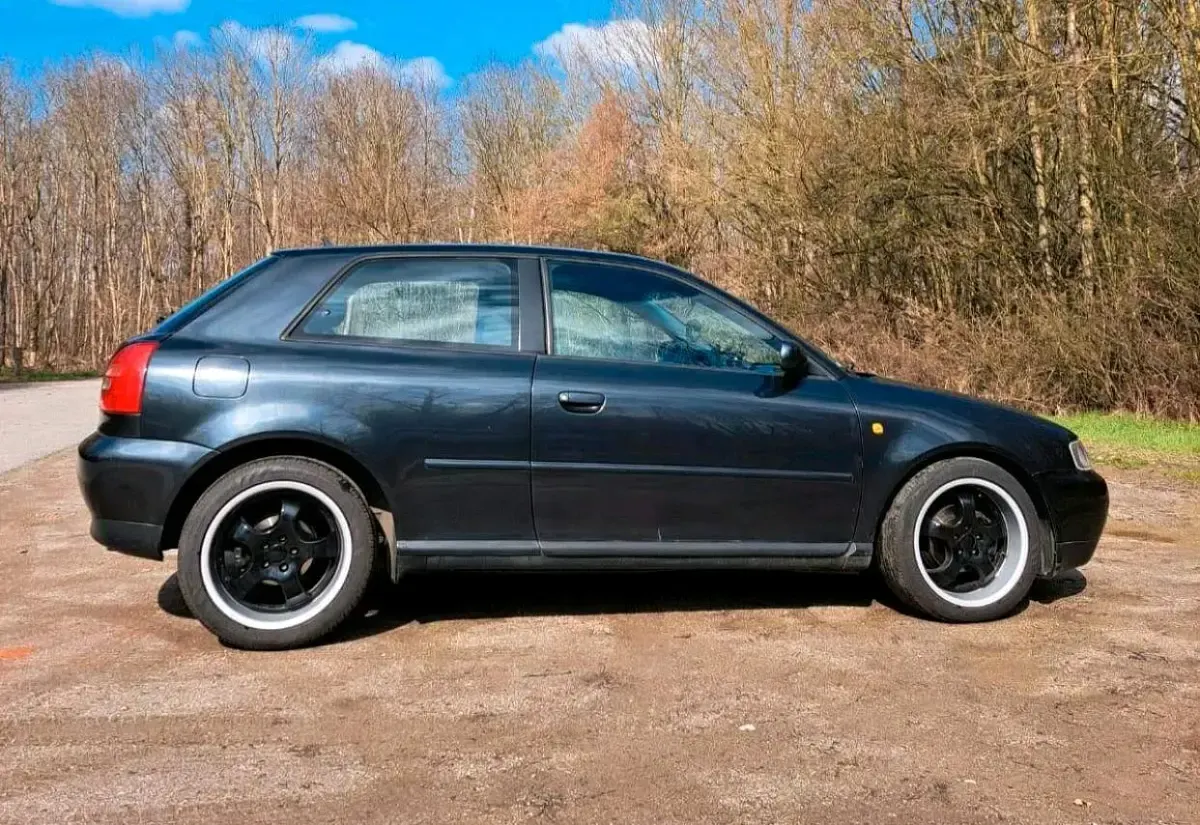 Gebraucht Audi A3 101 PS (74 kW) 1998 Schwarz Kleinwagen