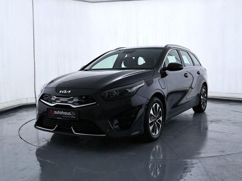 Gebraucht Kia Ceed Spirit 141 PS (103 kW) 2023 Grau Kleinwagen