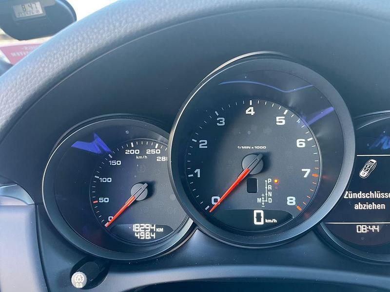 Second-hand Porsche Macan 252 CP (185 kW) 2018 Argintiu SUV