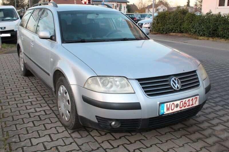 Silber Gebraucht 2003 VW Passat Trendline Kombi | 1.000 € (Superpreis) - Bild 1/4