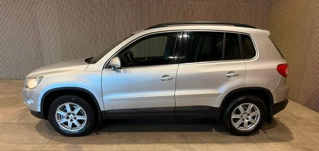 Gebraucht VW Tiguan 140 PS (102 kW) 2008 Silber SUV