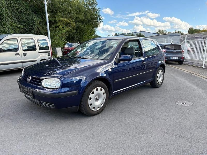 Blau Gebraucht 2000 VW Golf IV Edition Kleinwagen | 3.900 € (Teuer) - Bild 1/4