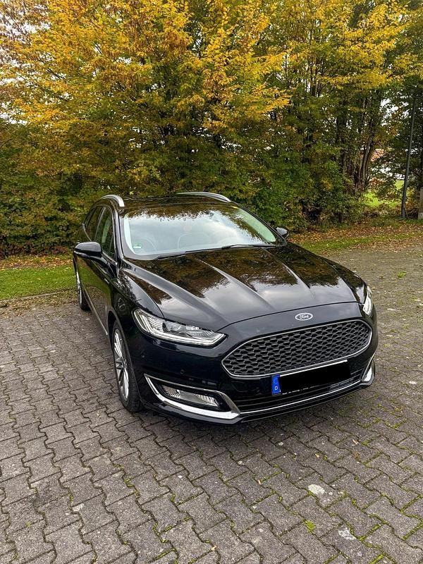 Schwarz Gebraucht 2017 Ford Mondeo Vignale Kombi | 15.000 € (Fairer Preis) - Bild 1/4