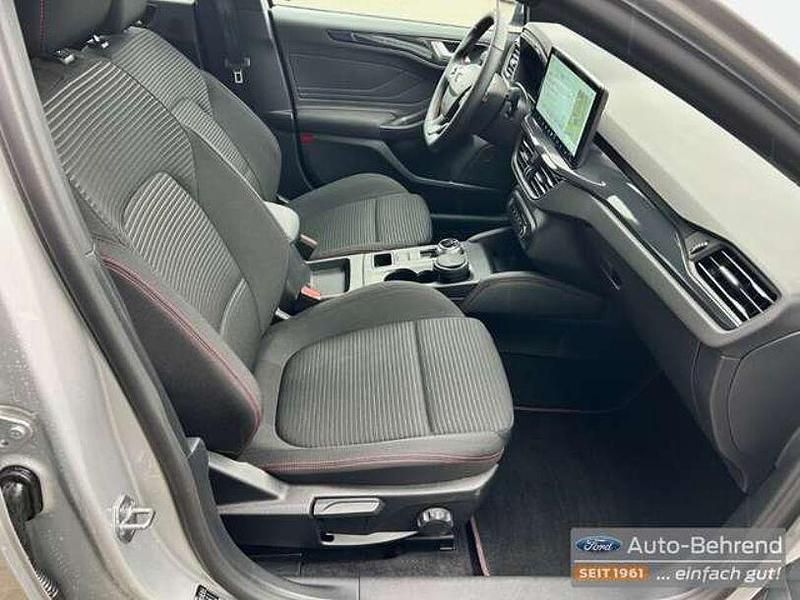 Gebraucht Ford Focus ST-Line X 116 PS (85 kW) 2025 Polarsilber metallic Kombi