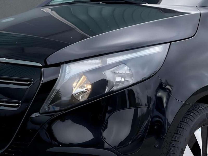 Gebraucht Mercedes EQV300 150 kW (204 PS) 2024 Schwarz Van / Kleinbus