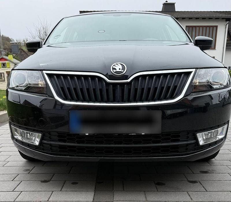 Gebraucht Skoda Rapid 105 PS (77 kW) 2015 Schwarz Kleinwagen