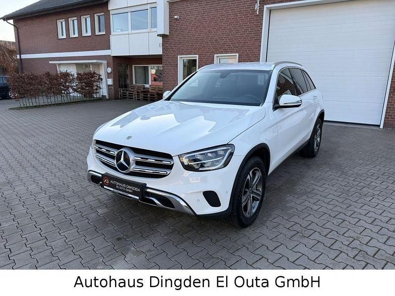 Gebraucht Mercedes GLC300e 211 PS (155 kW) 2022 Weiß SUV