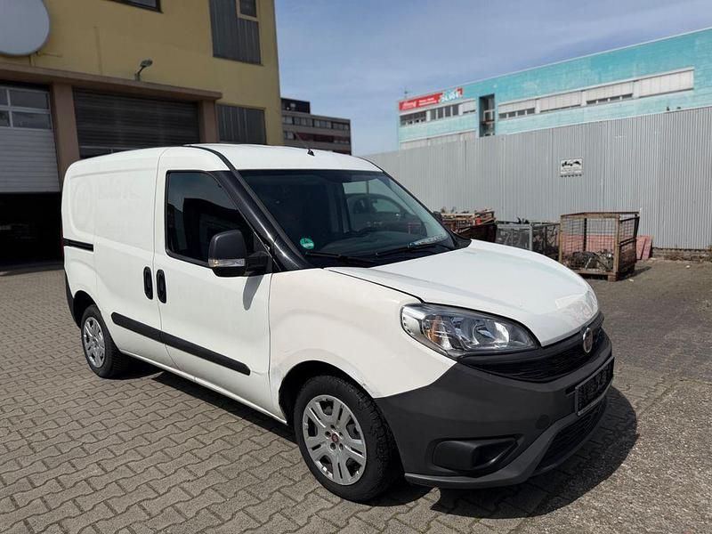 Gebraucht Fiat Doblò Basis 80 PS (58 kW) 2016 Weiß Van / Kleinbus