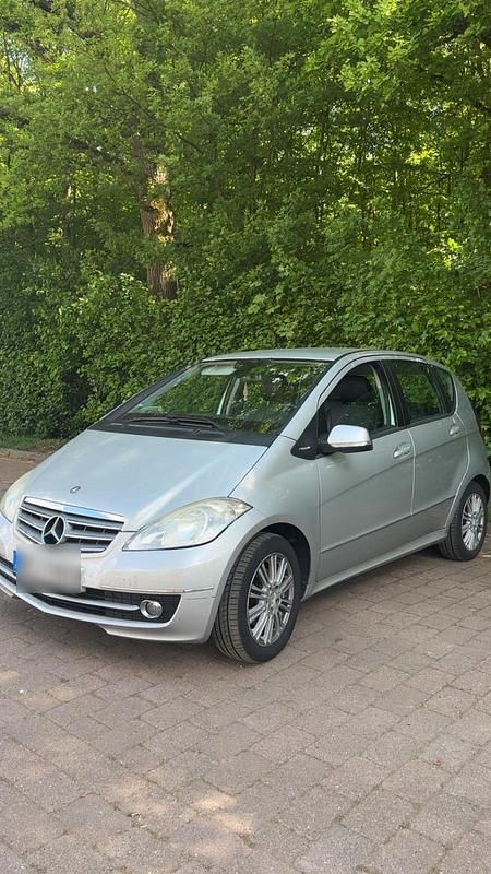 Silber Gebraucht 2009 Mercedes A170 Limousine | 3.000 € (Fairer Preis) - Bild 1/4