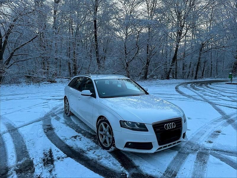 Weiß Gebraucht 2011 Audi A4 Comfort Kombi | 5.450 € (Superpreis) - Bild 1/4