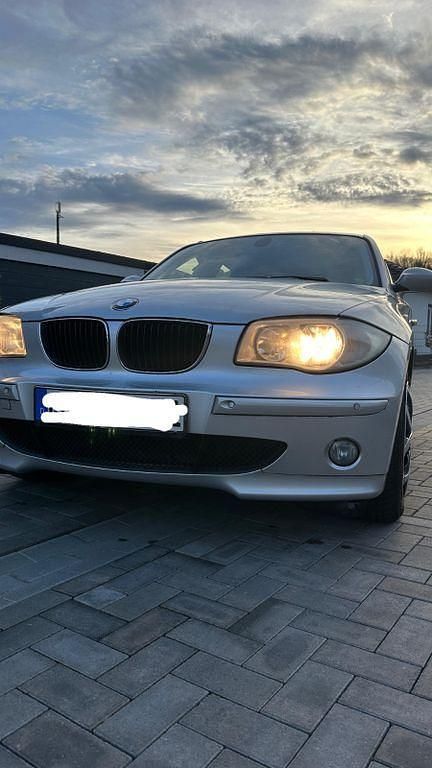 Silber Gebraucht 2006 BMW 120 Kleinwagen | 2.900 € (Fairer Preis) - Bild 1/4