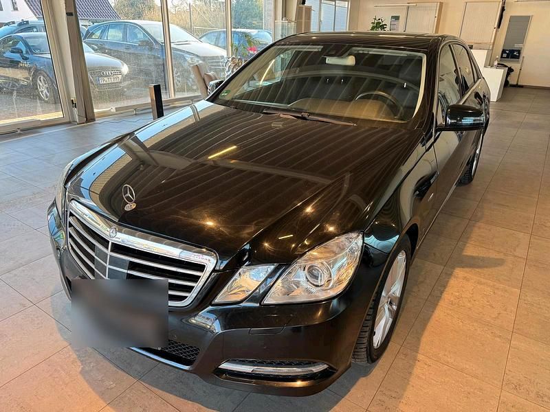 Gebraucht Mercedes 250 204 PS (150 kW) 2012 Schwarz Limousine