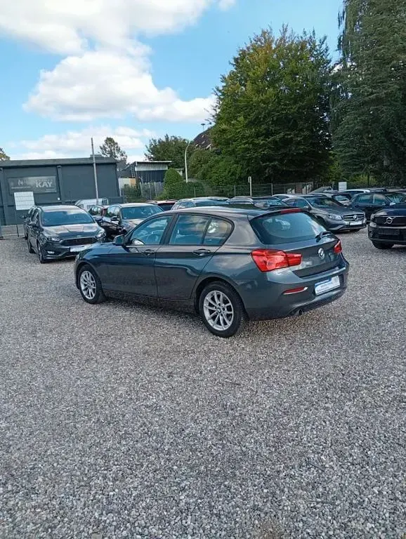 Gebraucht BMW 118 Advantage 136 PS (100 kW) 2017 Grau Limousine