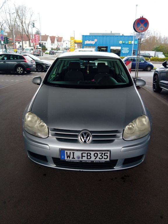 Silber Gebraucht 2004 VW Golf IV Comfortline Limousine | 2.300 € (Fairer Preis) - Bild 1/4
