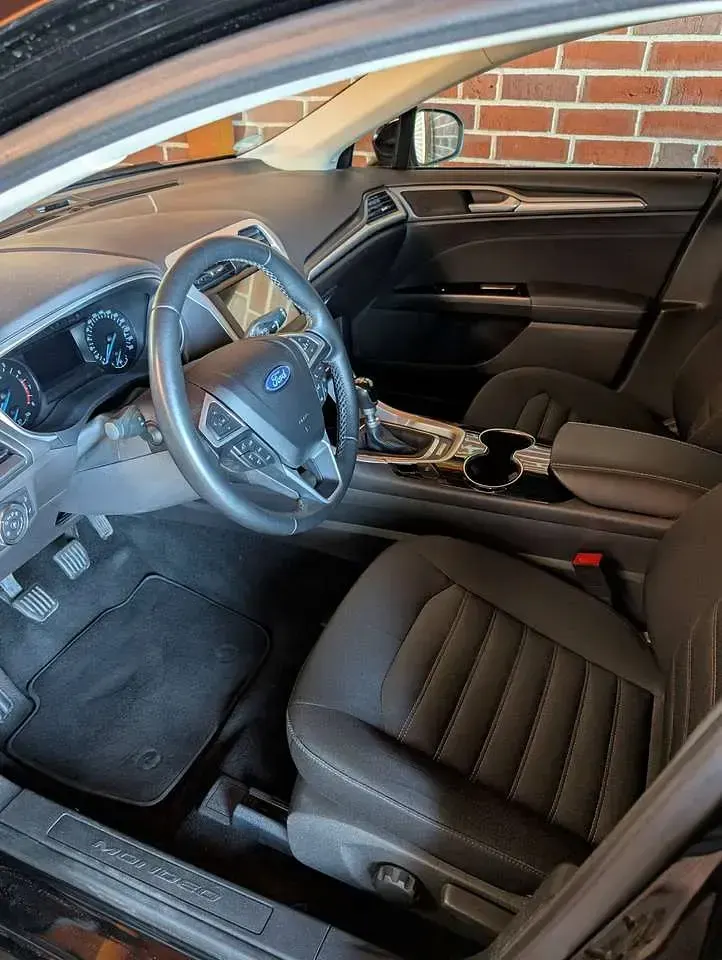 Gebraucht Ford Mondeo Business Edition 160 PS (117 kW) 2017 Schwarz Kombi