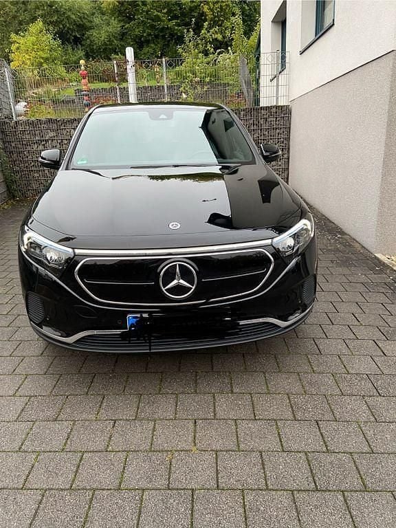 Schwarz Gebraucht 2023 Mercedes EQA250+ SUV | 34.500 € (Guter Preis) - Bild 1/4