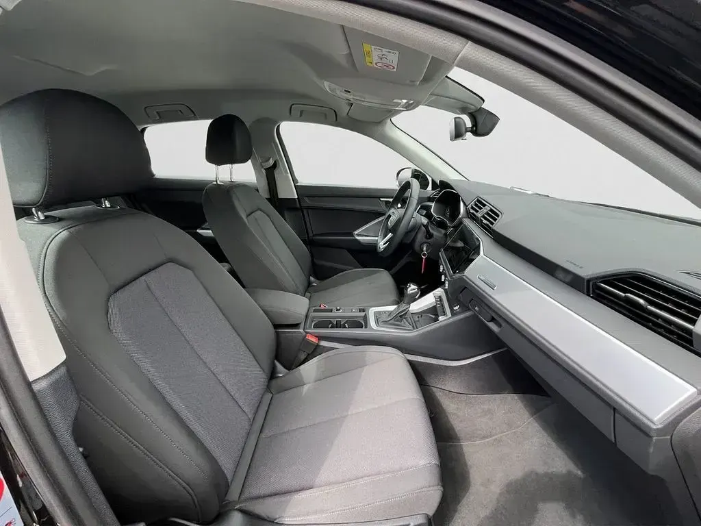 Gebraucht Audi Q3 Sportback Performance 150 PS (110 kW) 2023 Mythosschwarz metallic (metallic) SUV