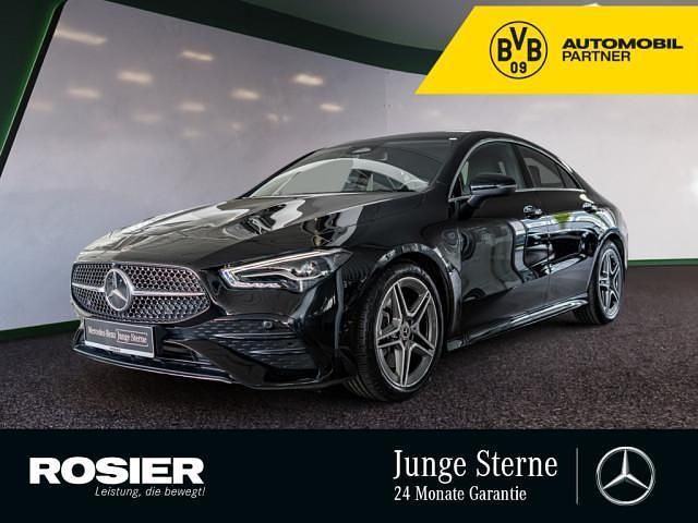 Schwarz / kosmosschwarz (metallic) Gebraucht 2024 Mercedes CLA200 AMG Coupé | 36.878 € (Fairer Preis) - Bild 1/4