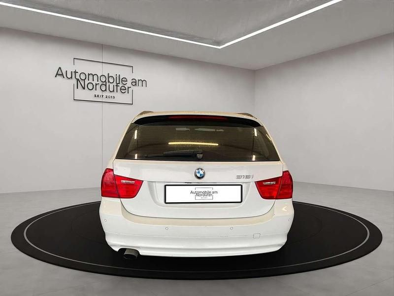 Gebraucht BMW 318 143 PS (105 kW) 2012 Alpinweiss iii Kombi