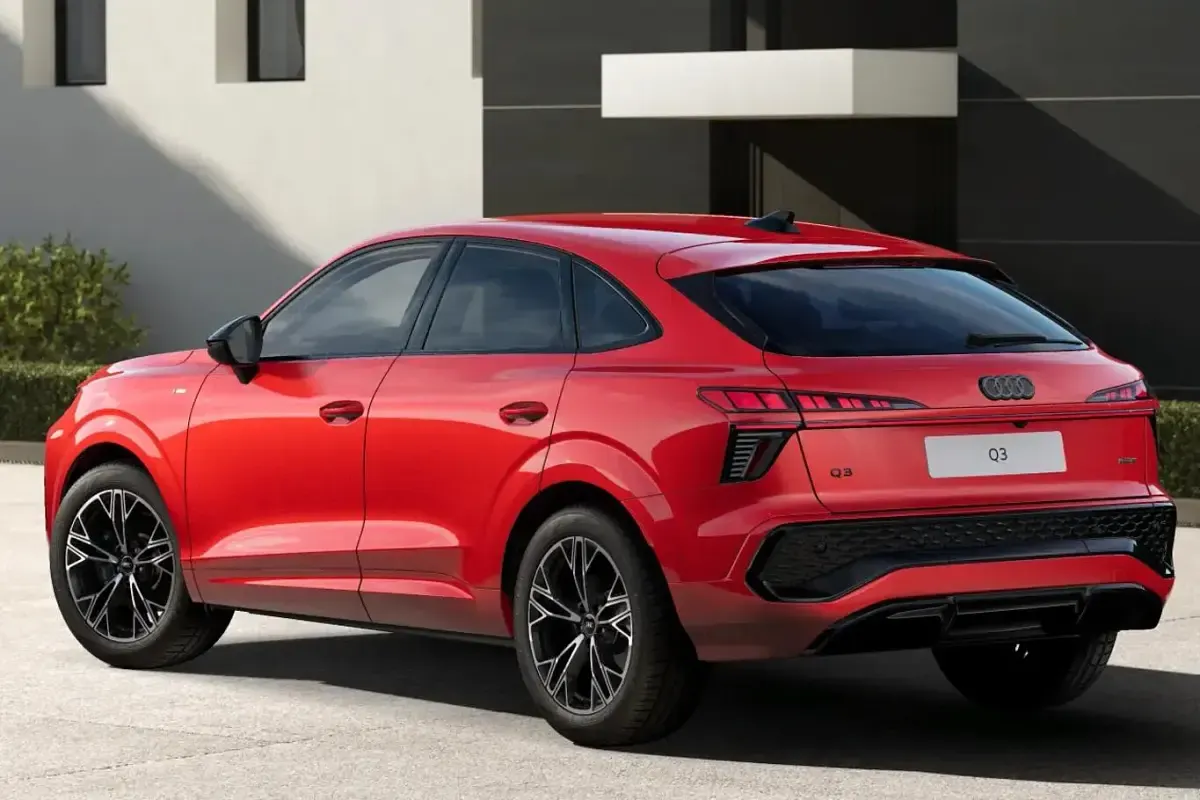 Neu Audi Q3 Sportback Ambiente 204 PS (150 kW) 2026 Progressivrot metallic SUV