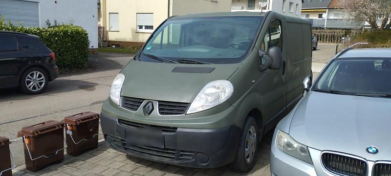Gebraucht Renault Trafic 90 PS (66 kW) 2014 Grün Van / Kleinbus