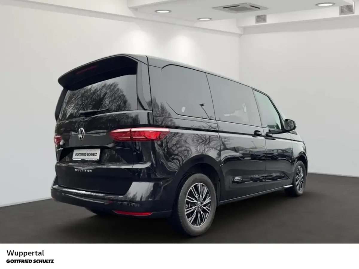 Second-hand VW Multivan Basis 150 CP (110 kW) 2024 Monovolum