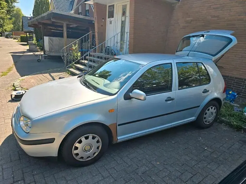 Gebraucht VW Golf III 101 PS (74 kW) 1998 Silber Limousine