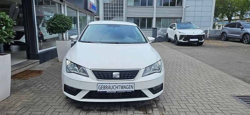 Weiß Gebraucht 2019 Seat Leon Style Limousine | 13.900 € (Fairer Preis) - Bild 1/4
