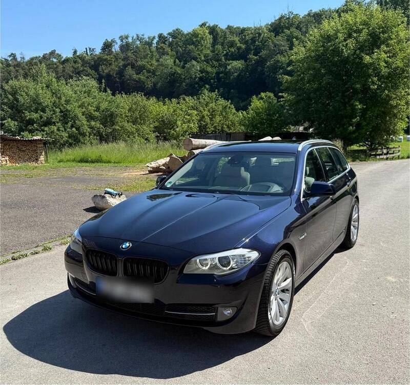 Blau Gebraucht 2011 BMW 530 Kombi | 15.400 € (Etwas zu teuer) - Bild 1/4