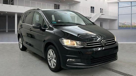 Gebraucht VW Touran Highline 150 PS (110 kW) 2023 Schwarz Van / Kleinbus