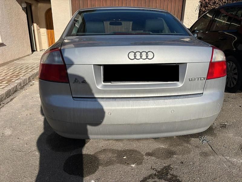 Gebraucht Audi A4 101 PS (74 kW) 2003 Silber Limousine