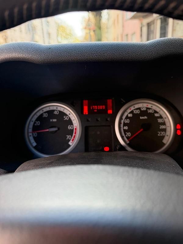 Gebraucht Renault Clio II 58 PS (42 kW) 2008 Rot Kleinwagen