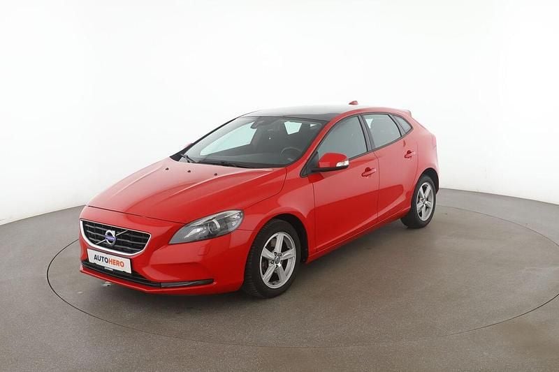 Rot Gebraucht 2014 Volvo V40 You! Kombi | 14.640 € - Bild 1/3
