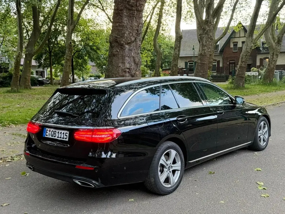 Gebraucht Mercedes E200 150 PS (110 kW) 2019 Schwarz Kombi